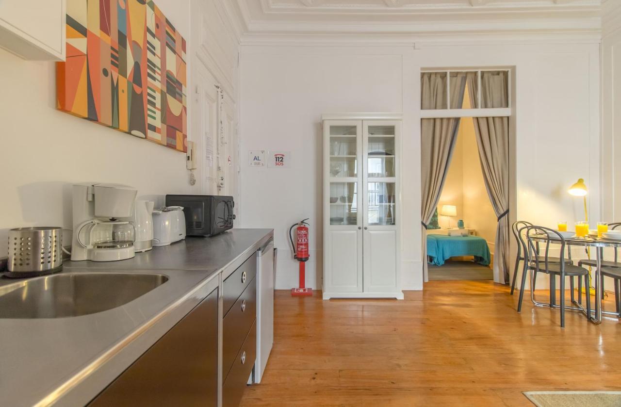 Chiado Balcony Apartment Lisbon Bagian luar foto
