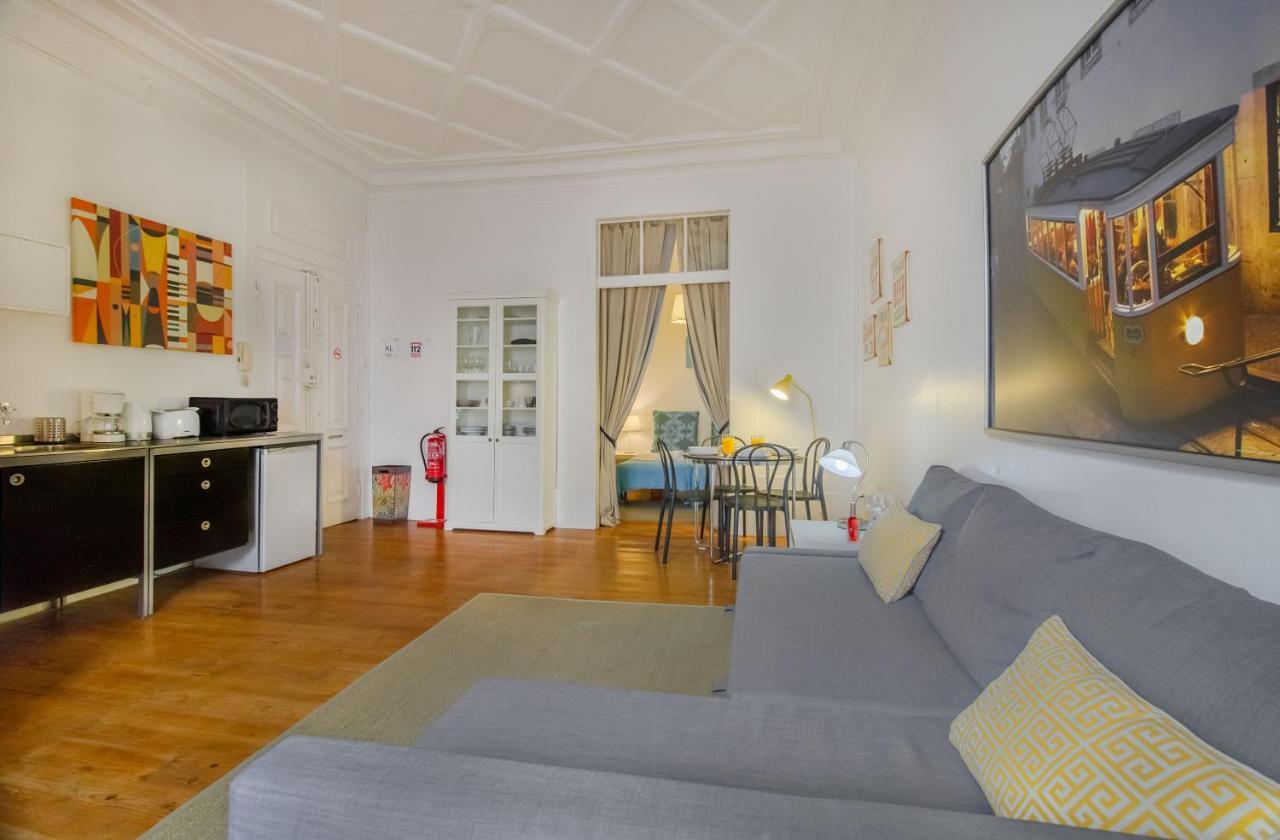 Chiado Balcony Apartment Lisbon Bagian luar foto